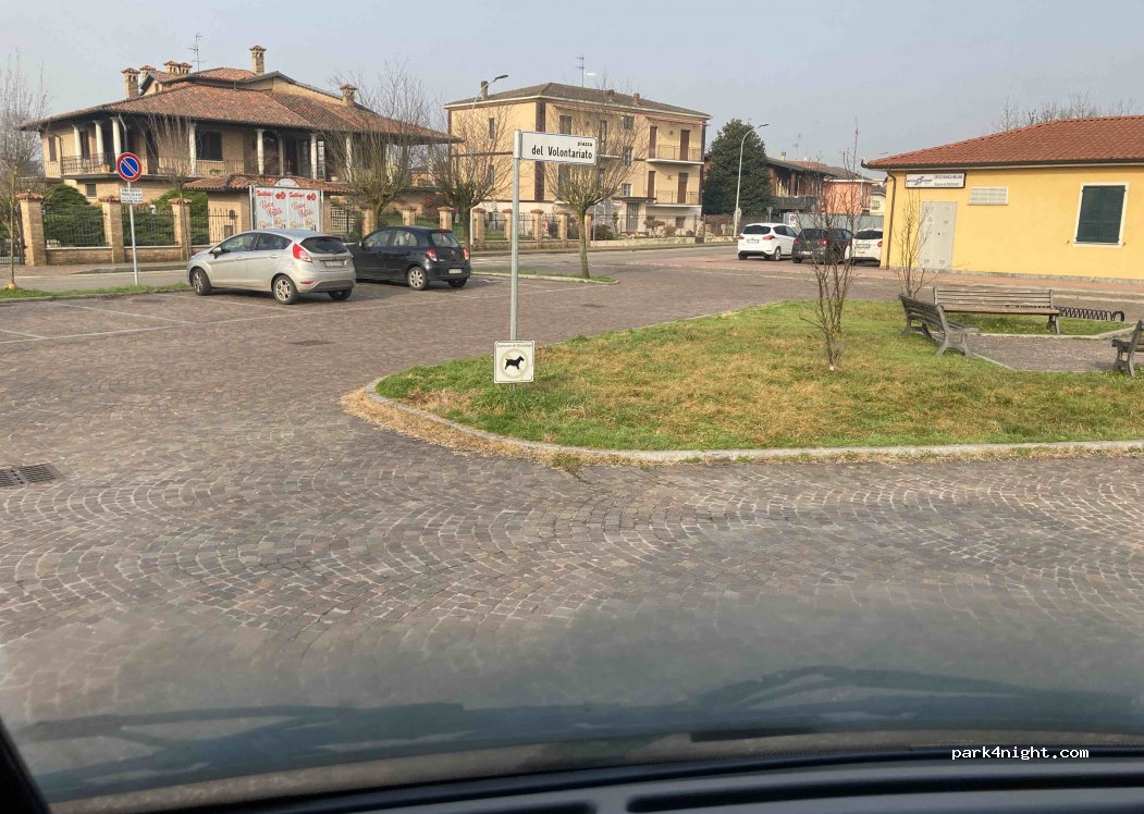 (27010) Guinzano - Piazza del Volontariato — foto 3