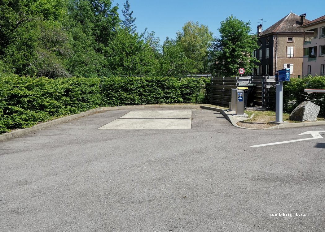 Aire de camping car ETIVAL CLAIREFONTAINE — foto 5