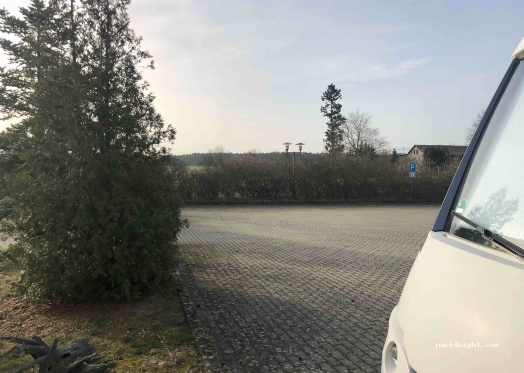 Wohnmobil- und Wohnwagenstellplatz — foto 2