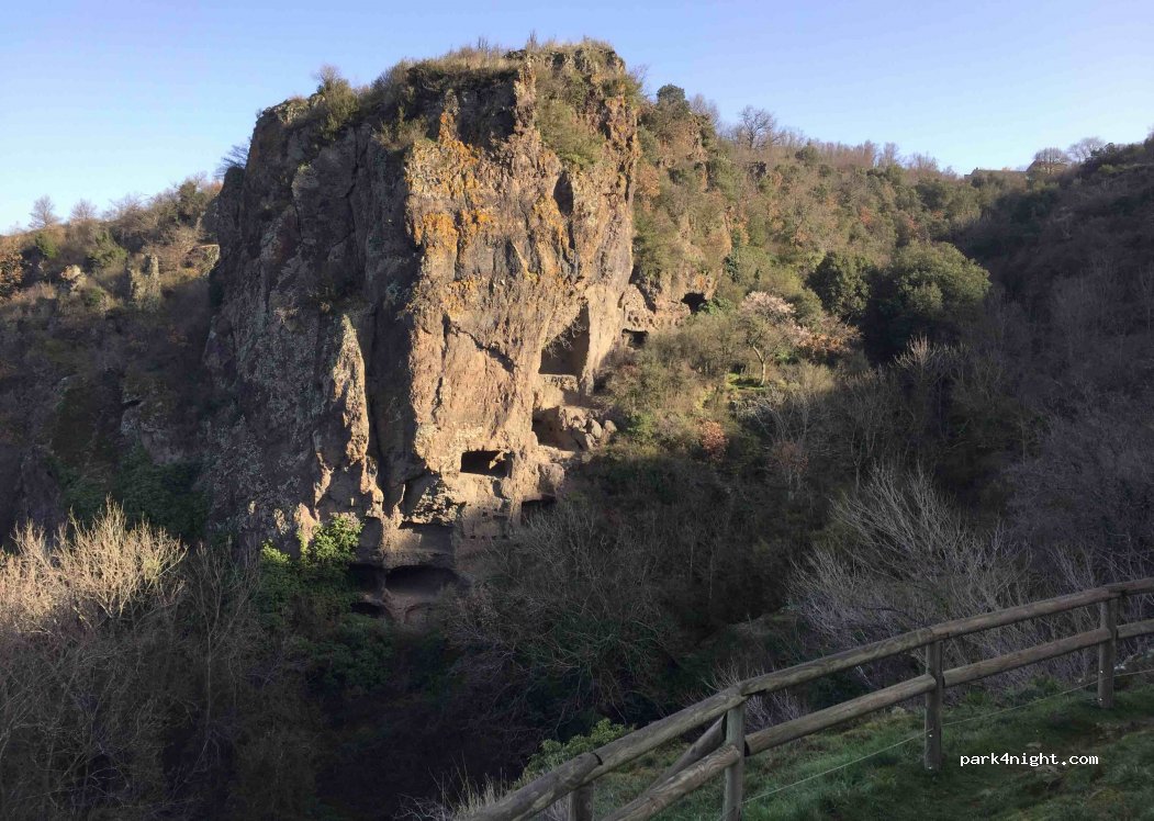 (07580) Saint-Gineis-en-Coiron - Bas Montbrun — foto