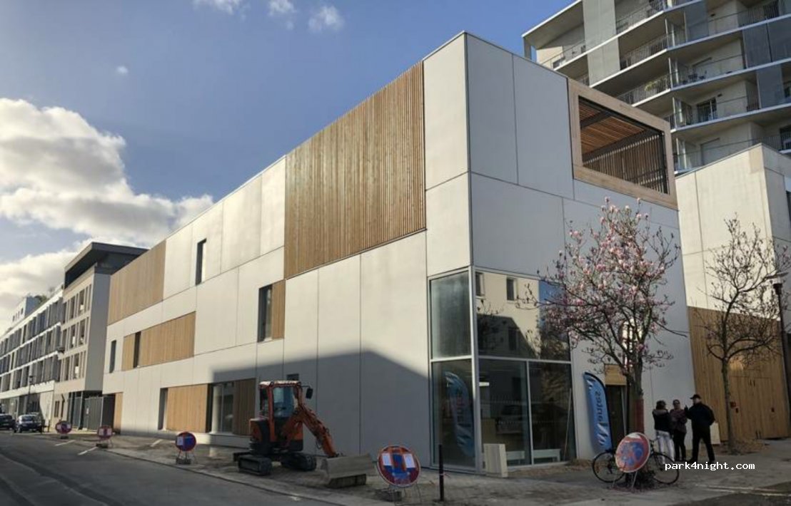 (44200) Nantes - 25 Boulevard de la Prairie au Duc — foto