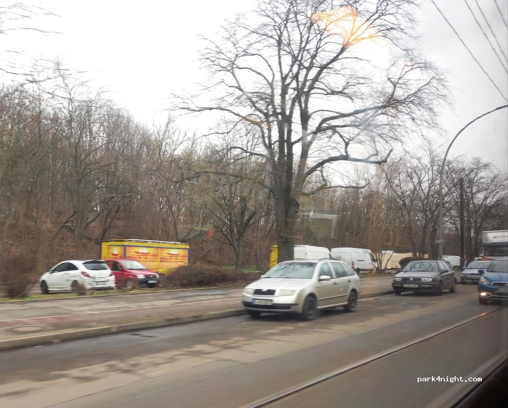 Parkplatz Hohenschönhauser Straße — foto