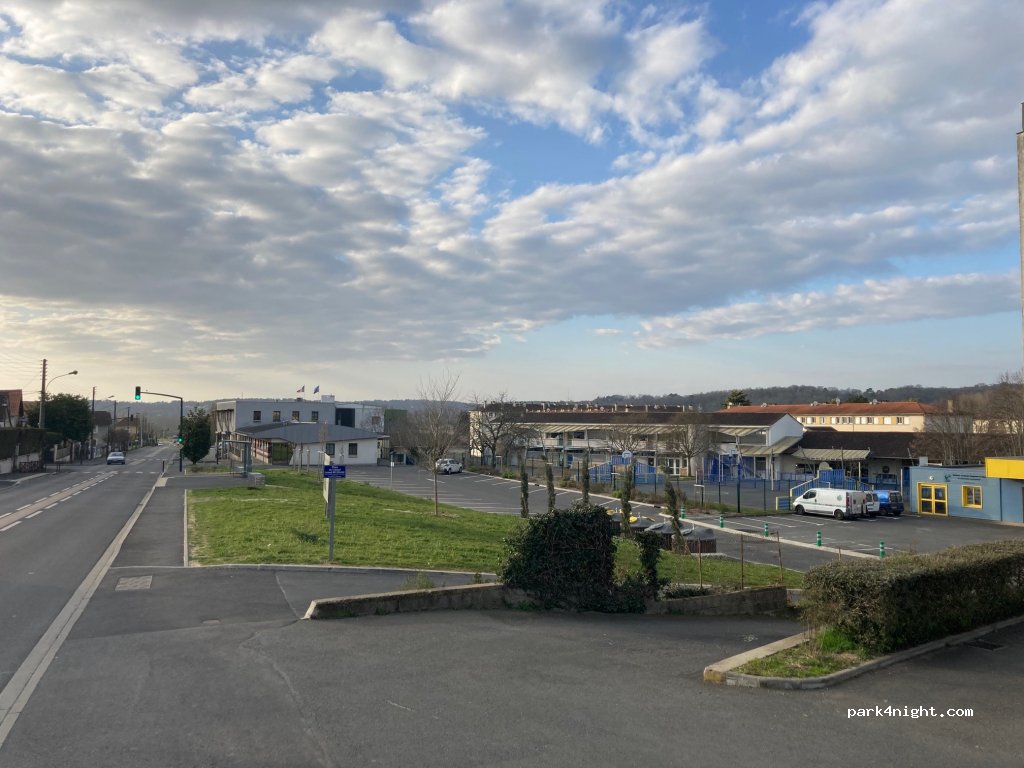 (24660) Coulounieix-Chamiers - 94 Avenue du Général de Gaulle — foto