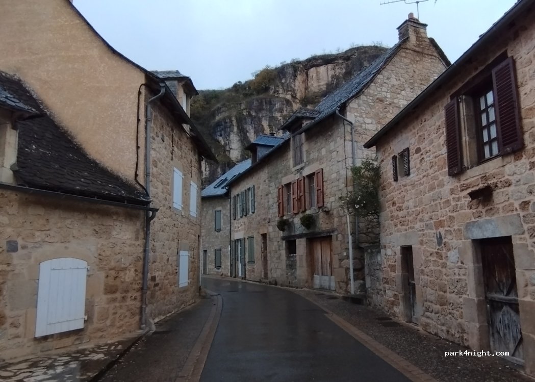 (12330) Salles-la-Source - 33 Rue du Bourg — foto 3