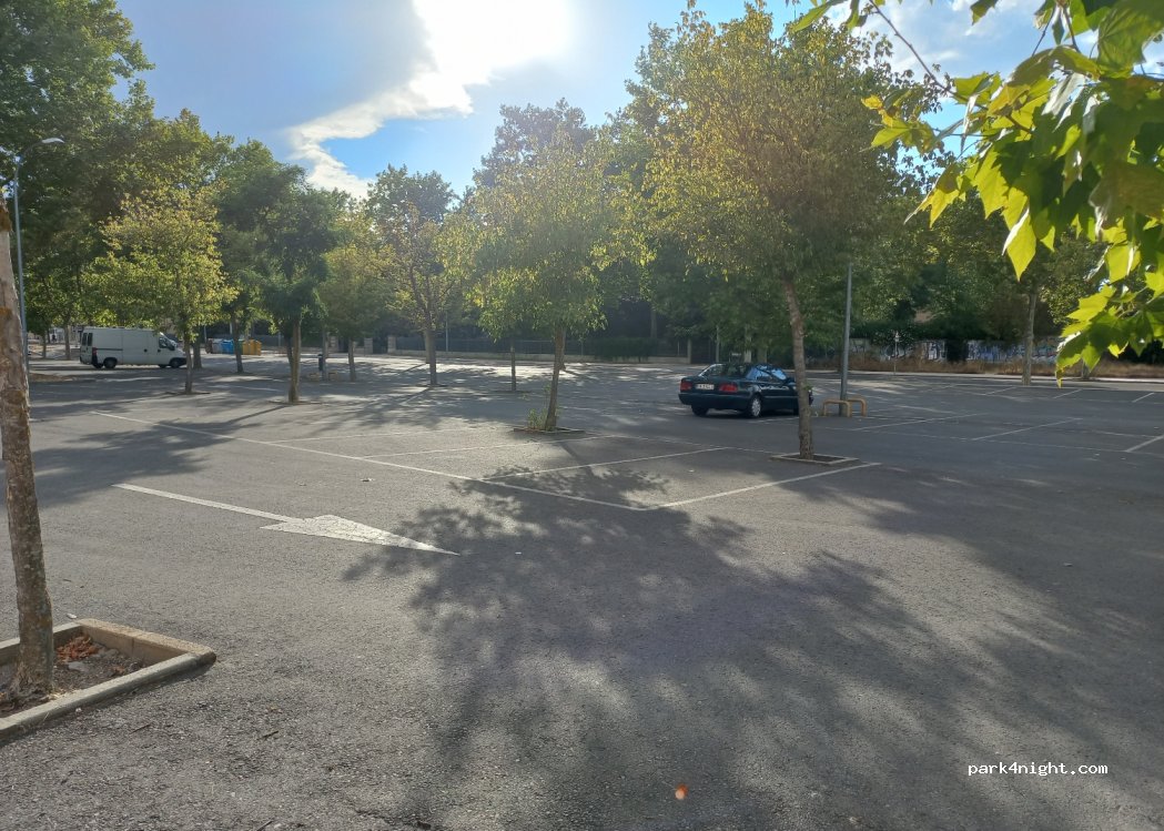 (37005) Salamanca - 136 Avenida de San Agustín — foto