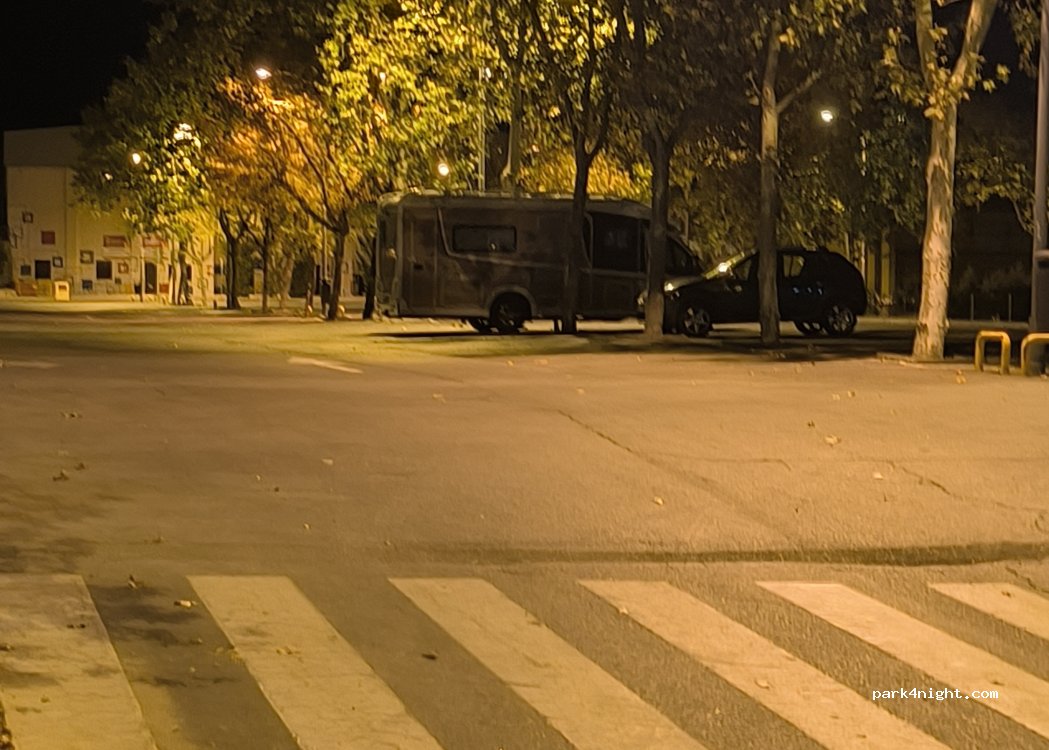 (37005) Salamanca - 136 Avenida de San Agustín — foto 2