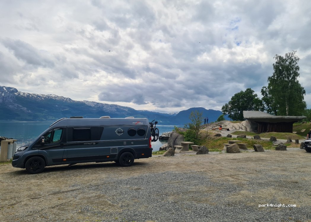 (5614)  - 1139-1141 Ålvikvegen — foto 2
