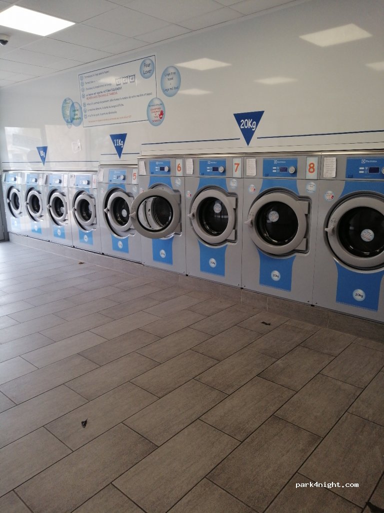 (13090) Aix-en-Provence - 360 Avenue de Bagatelle — foto