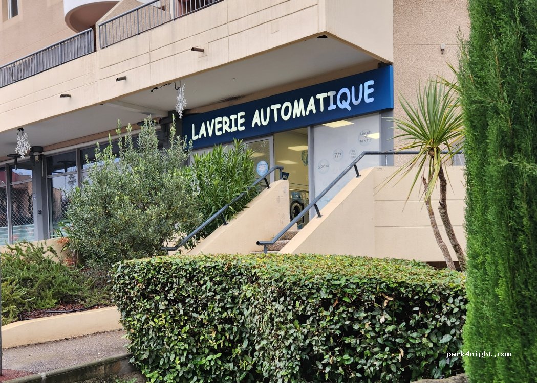 (13090) Aix-en-Provence - 360 Avenue de Bagatelle — foto 2