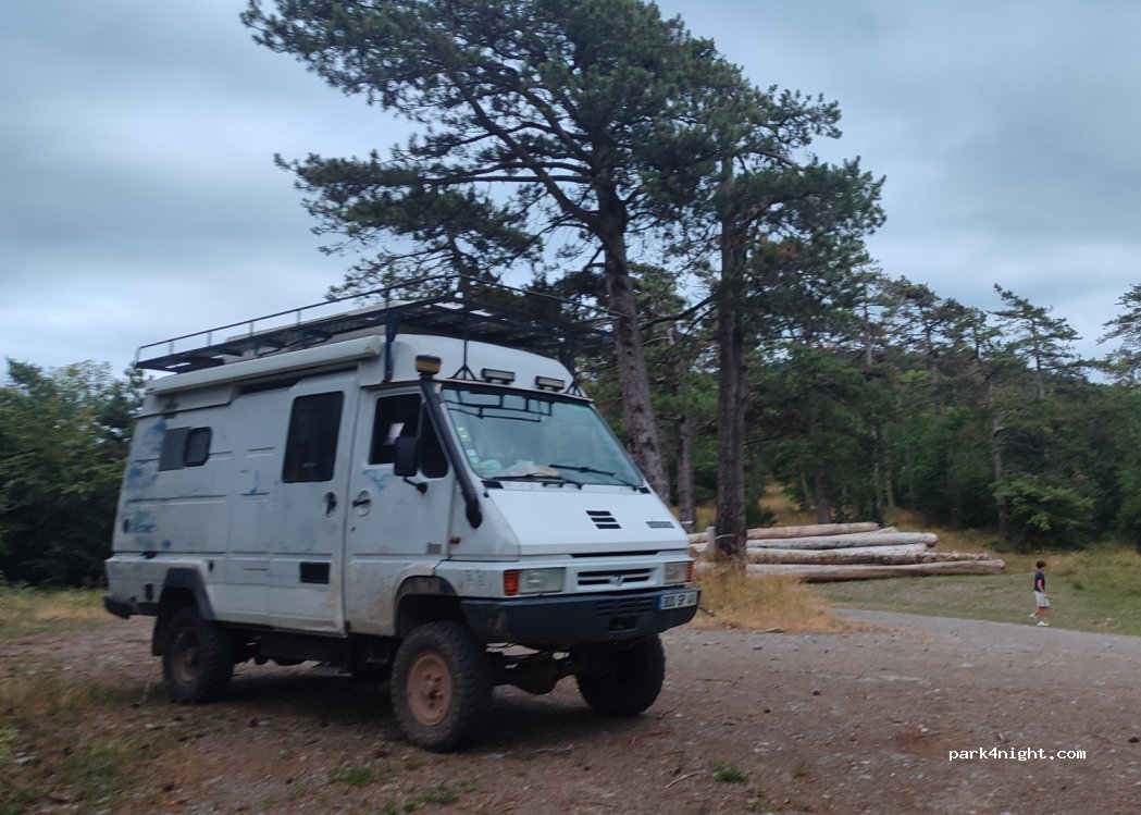 (34220) Verreries-de-Moussans - Unnamed Road — foto 5