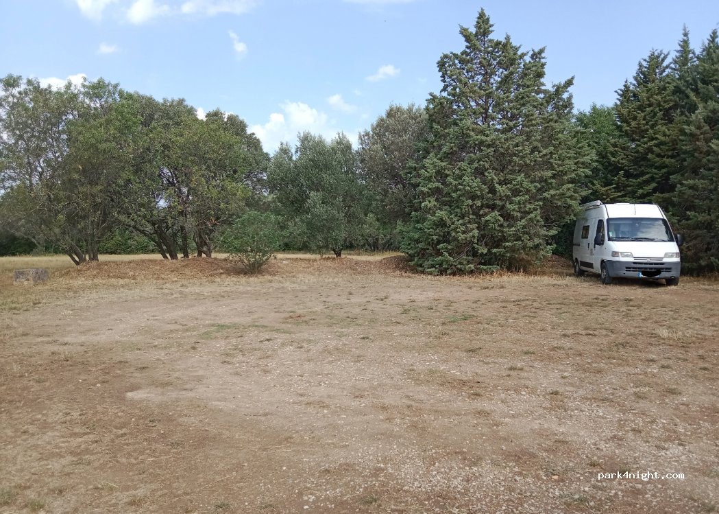 (30210) Fournes - Chemin de Saint-Pierre — foto