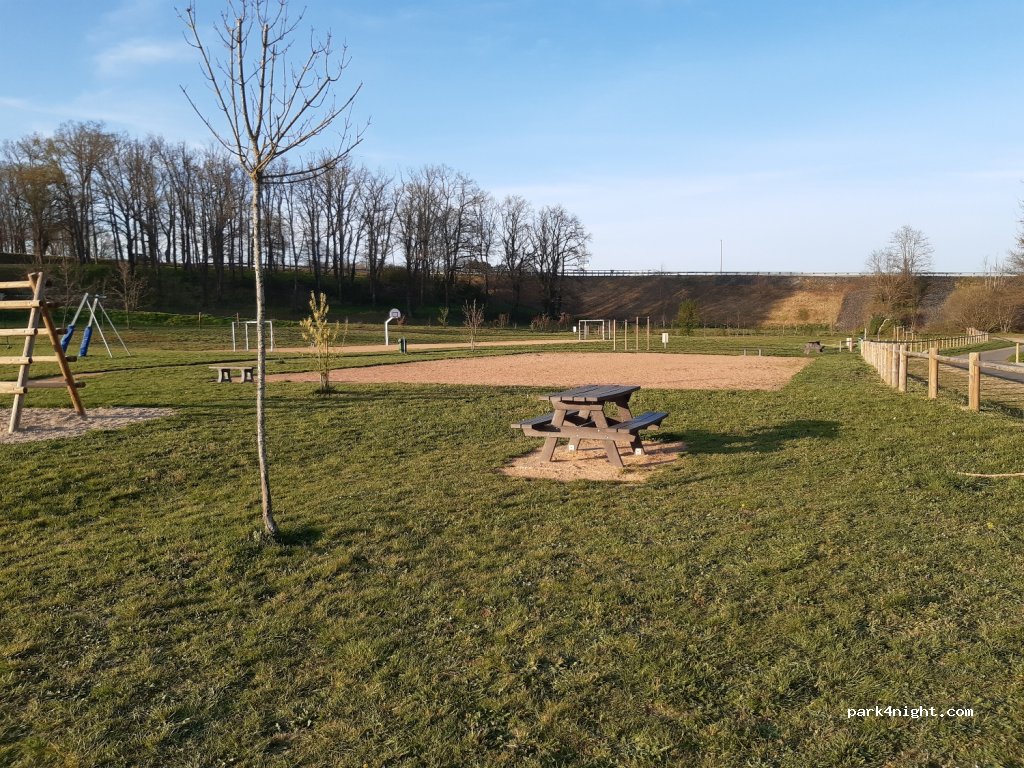 (03380) La Chapelaude - D943 — foto