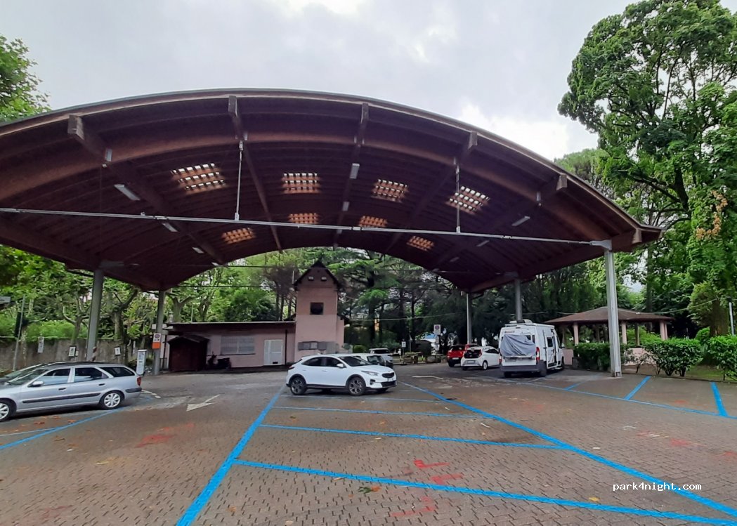 (23826) Mandello del Lario - 3 Piazza Giuseppe Garibaldi — foto