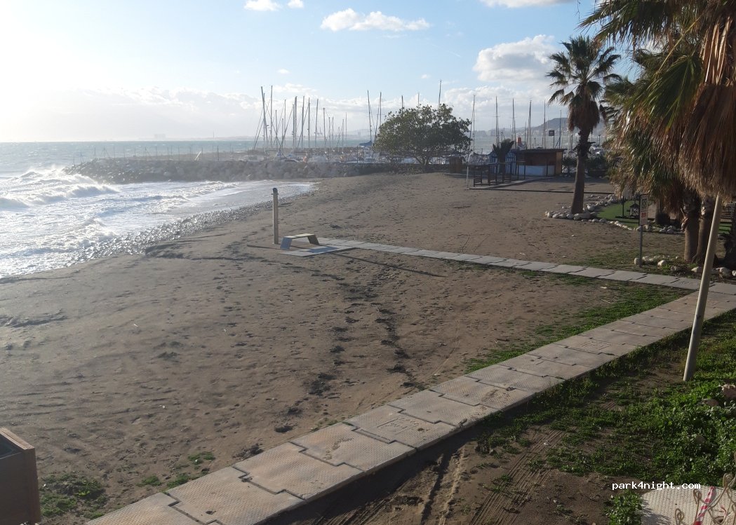 (29018) Málaga - Calle Almería — foto 4