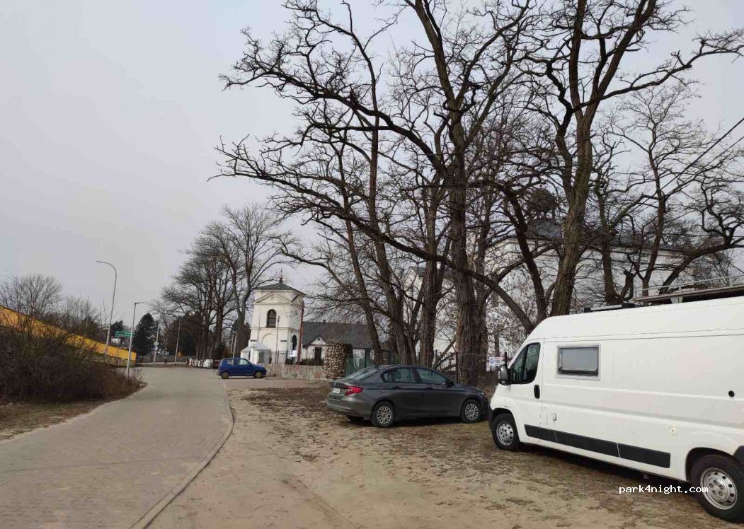 (07-230) Niegów - 43 Kościelna — foto