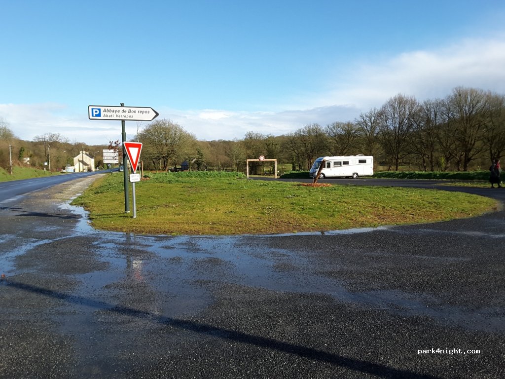 (22570) Bon Repos sur Blavet - 14 Rue du Viaduc — foto