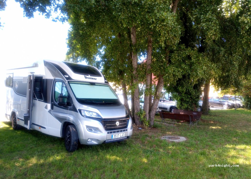 (27713) Ribadeo - 44 Rúa Ramón González — foto 4