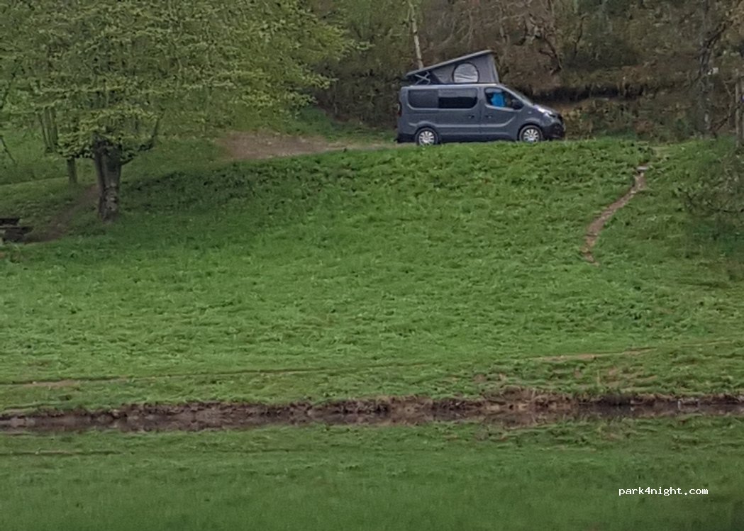(15130) Lafeuillade-en-Vézie - Unnamed Road — foto