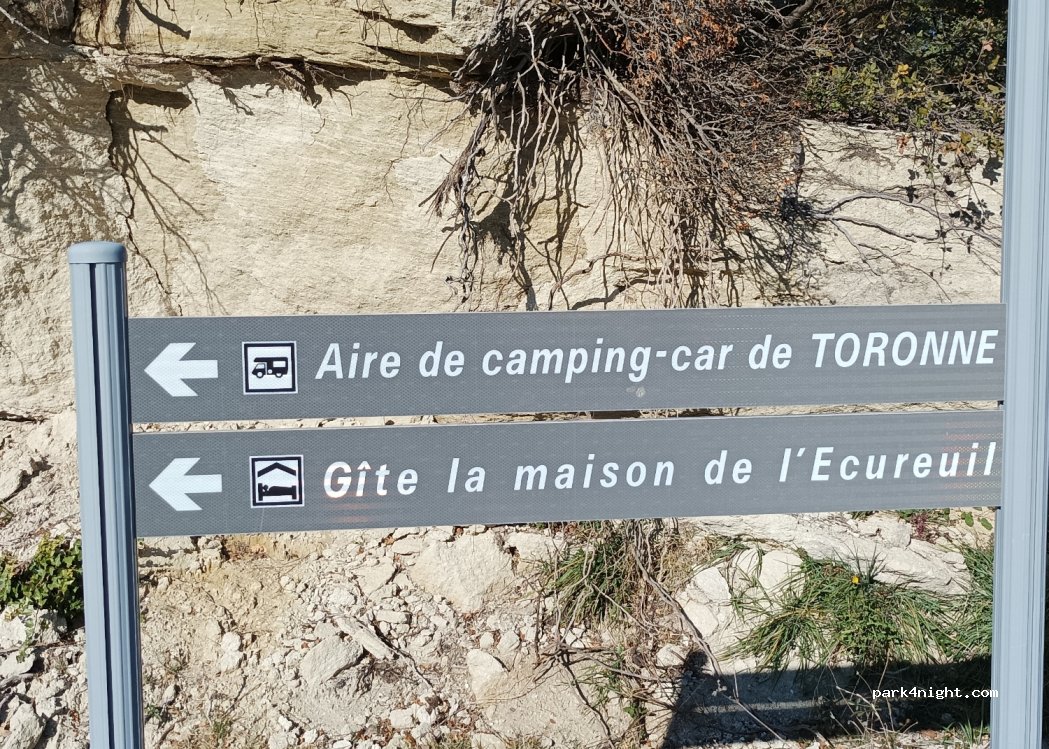 (26130) Clansayes - 68 Montée au Donjon — foto