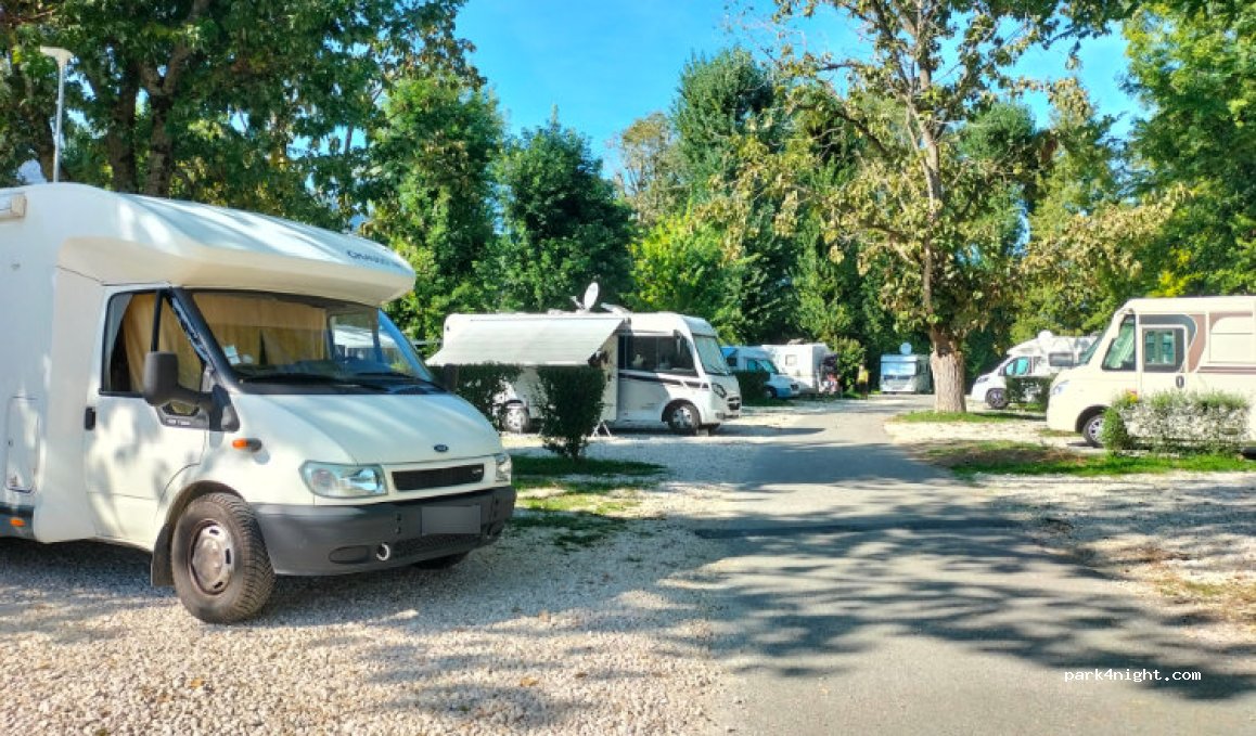 Aire camping-car park d'Aix-les-Bains (Savoie) — foto 2