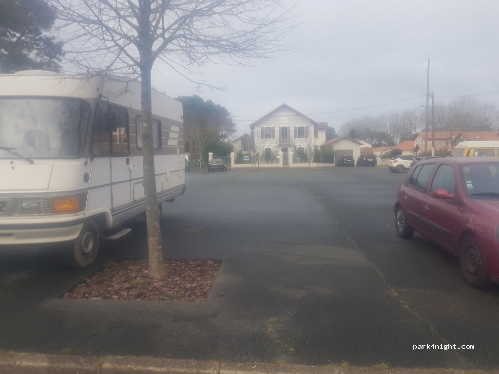 (40130) Capbreton - 2 Place de la République — foto