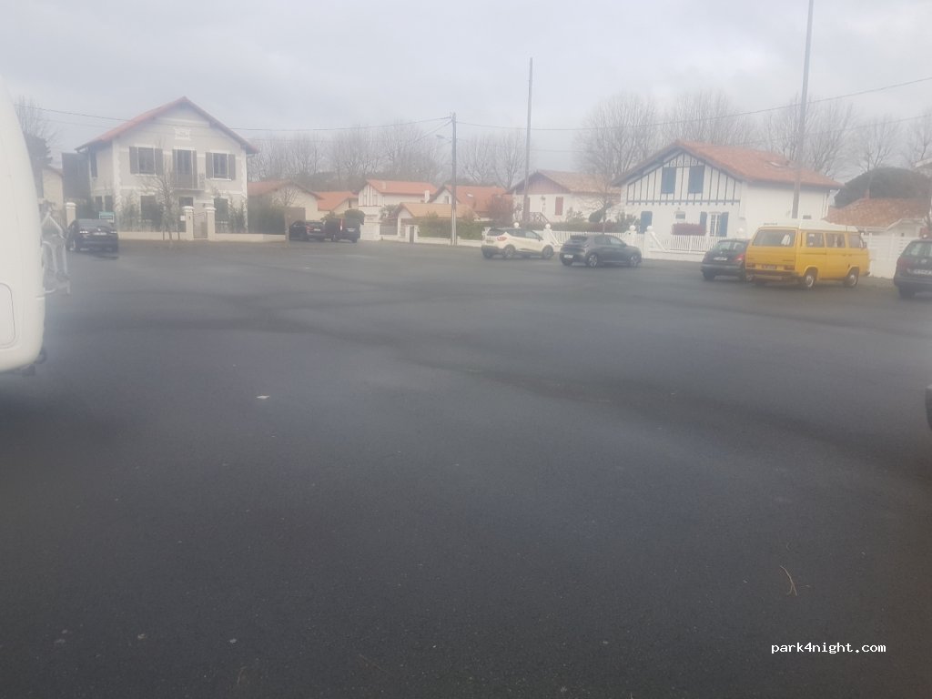 (40130) Capbreton - 2 Place de la République — foto 3