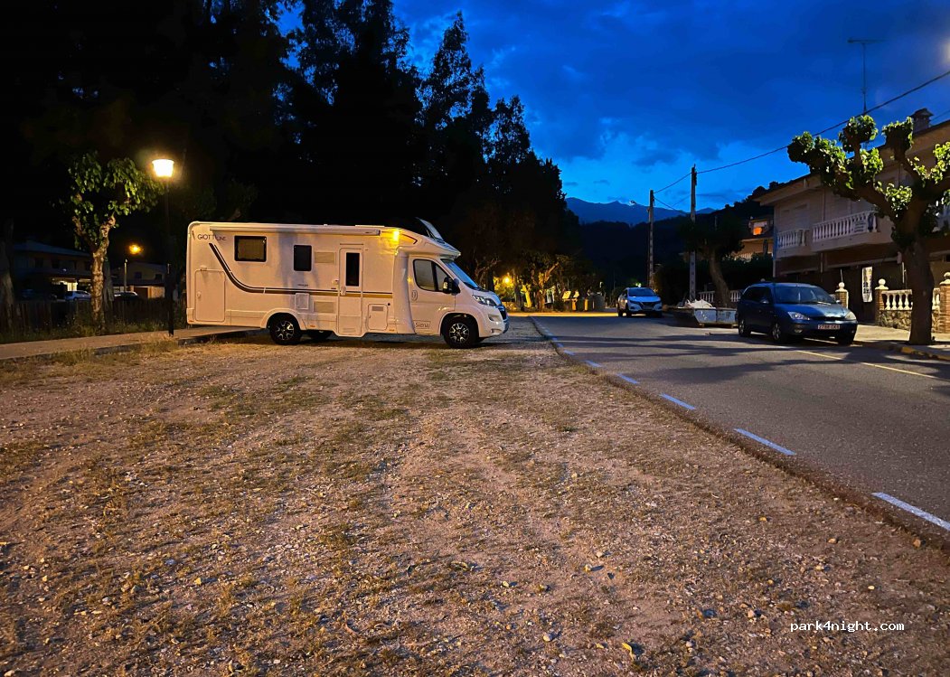 (05480) Candeleda - 14 Paseo la Garganta de Santa María — foto 2