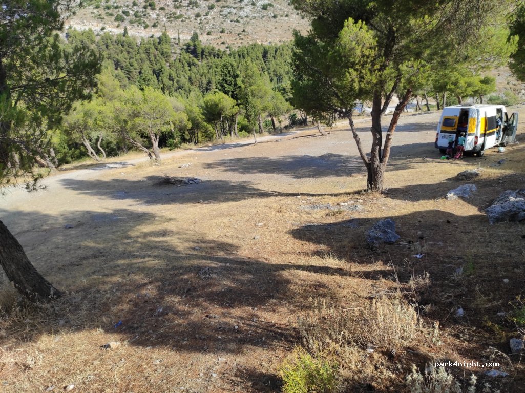 (370 11) Makrinitsa - Unnamed Road — foto 3