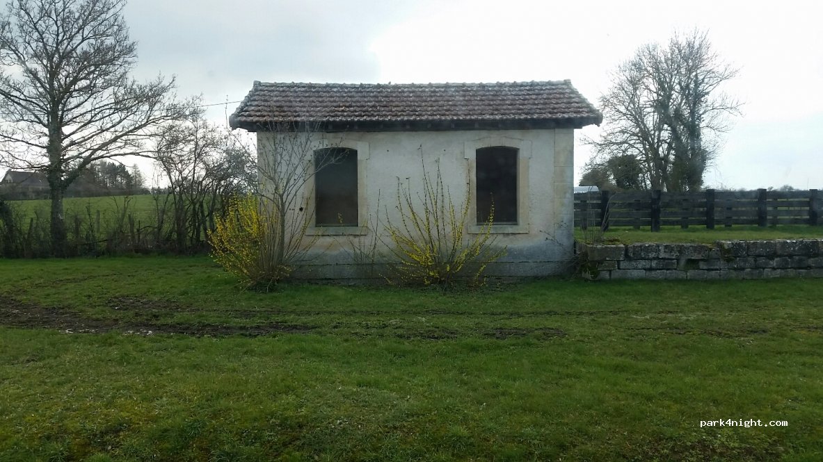 (21450) Chaume-lès-Baigneux - D21 — foto