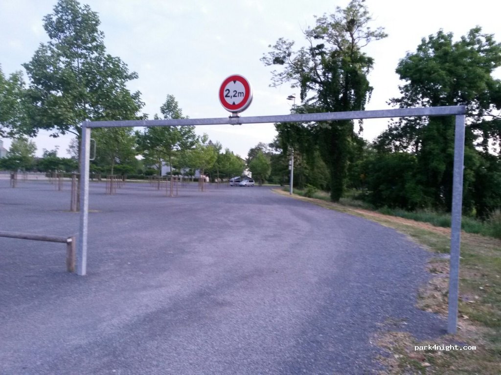 (03500) Saint-Pourçain-sur-Sioule - 10 Rue des Béthéres — foto 2