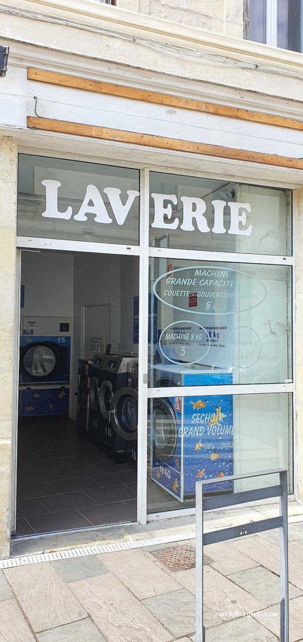 (33340) Lesparre-Médoc - 10 Place du Maréchal Foch — foto 2
