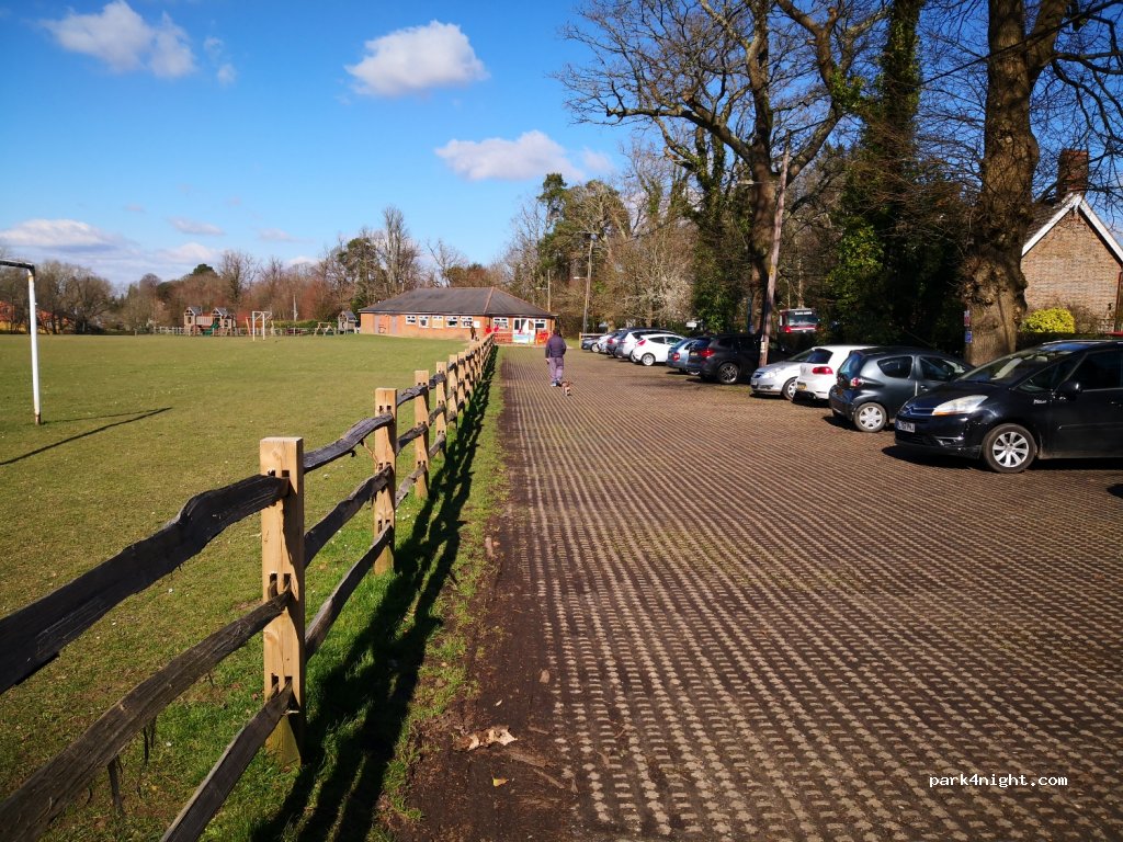 (RH17 6BL) Handcross - 3 High Street — foto