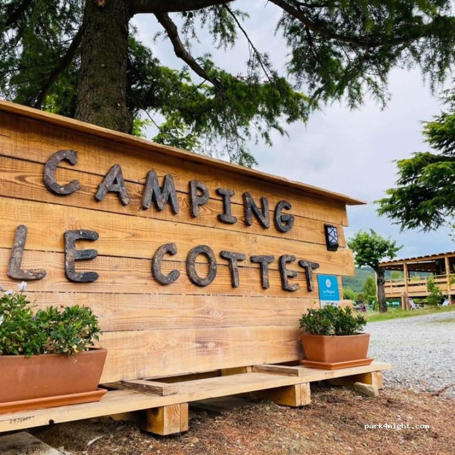 Camping Le Cottet - au Pilat — foto