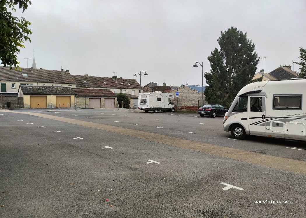 (08260) Maubert-Fontaine - 10 Rue des Remparts — foto 3