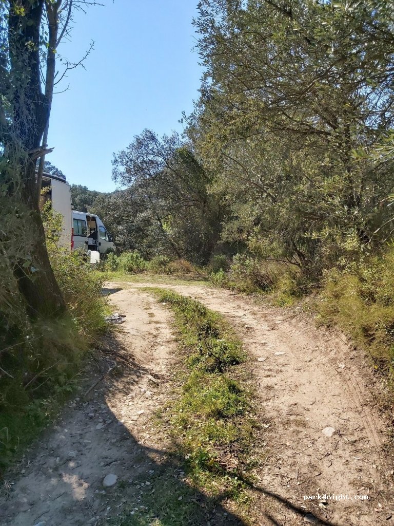 (30210) Sernhac - Unnamed Road — foto