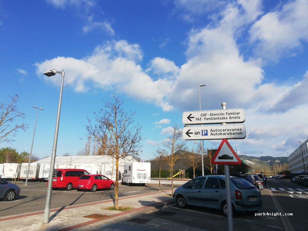 Parking para autocaravanas Egüés — foto 2