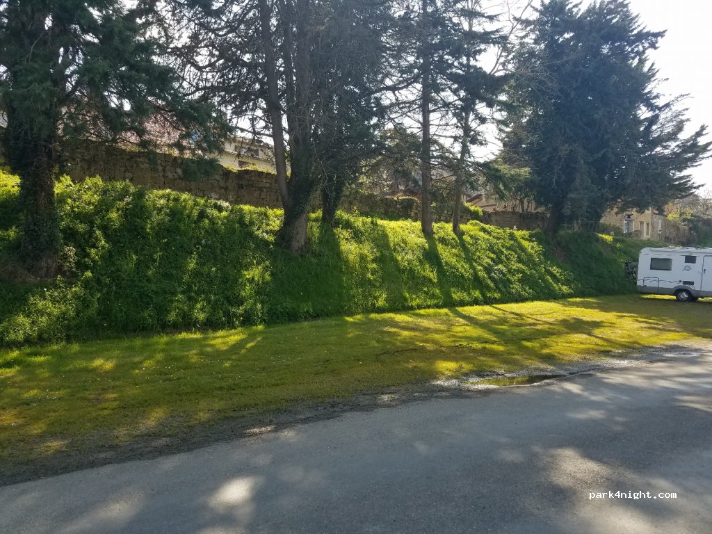 (32320) Bassoues - Chemin de Ronde — foto