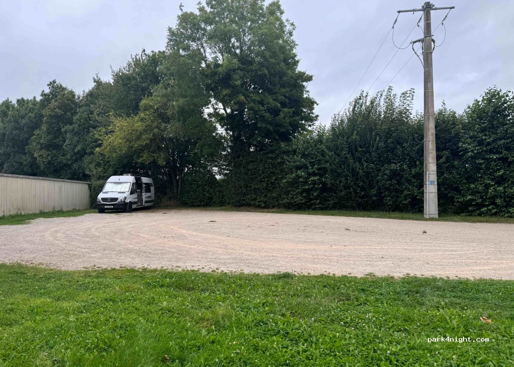 Aire camping-car Marolles-les-Braults — foto 4