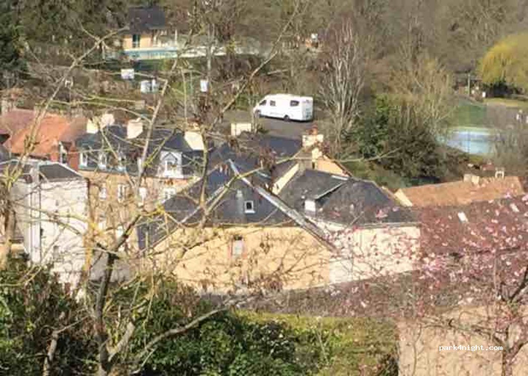 (72130) Fresnay-sur-Sarthe - 4 Rue du Haut Ary — foto
