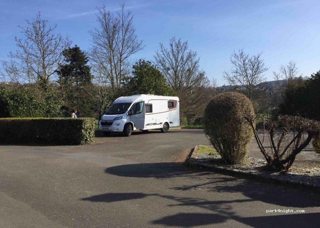 (72130) Fresnay-sur-Sarthe - 4 Rue du Haut Ary — foto 2