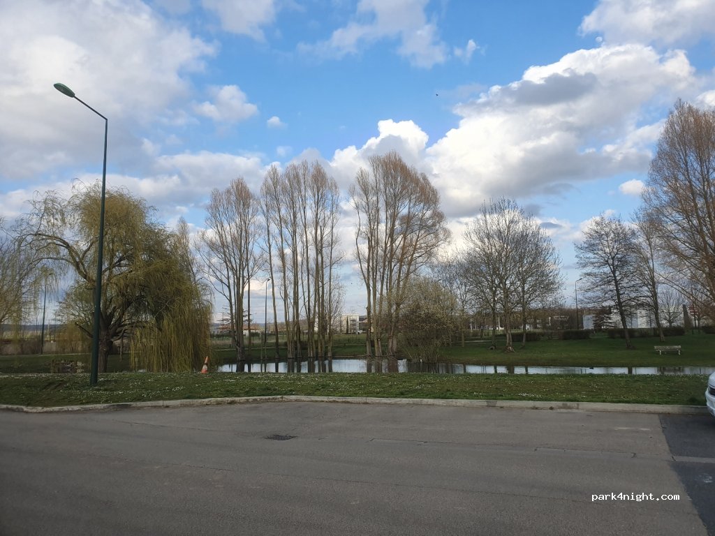 (89100) Saint-Clément - 18 Rue de la Fontaine d'Azon — foto