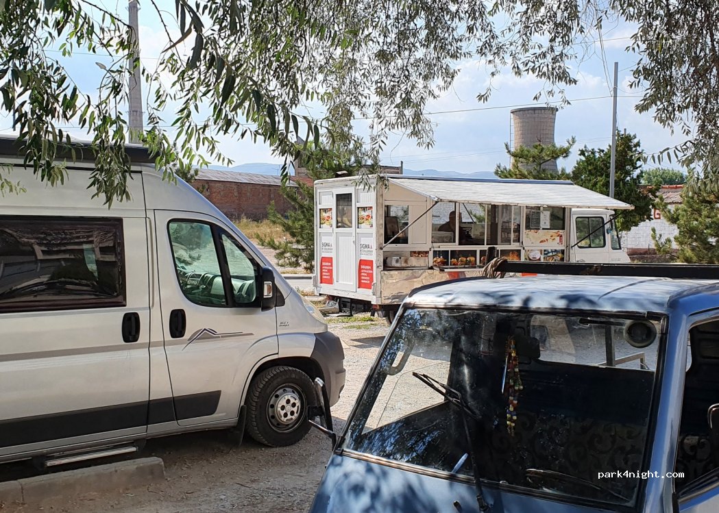 () Korçë - Rruga Midhi Kostani — foto