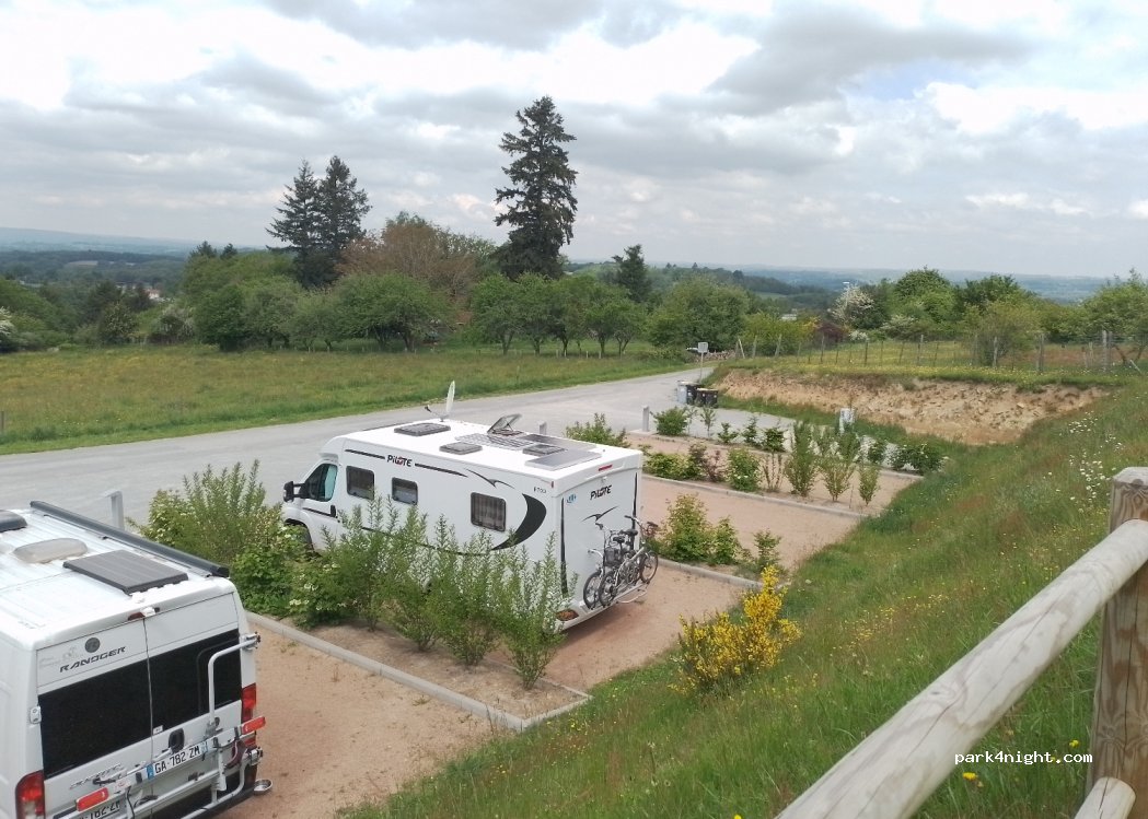 Aire de camping-car Bénévent-l'Abbaye — foto 3
