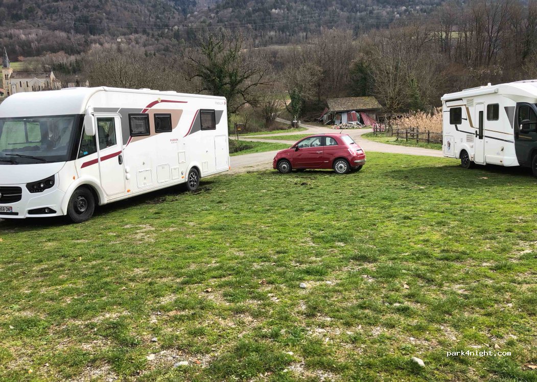 Aire camping-car Saint-Maximin — foto 4