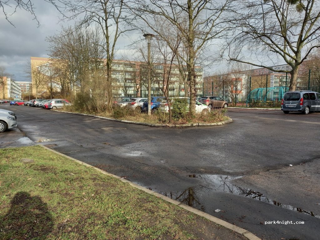 (10369) Berlin - 8 Herbert-Tschäpe-Straße — foto
