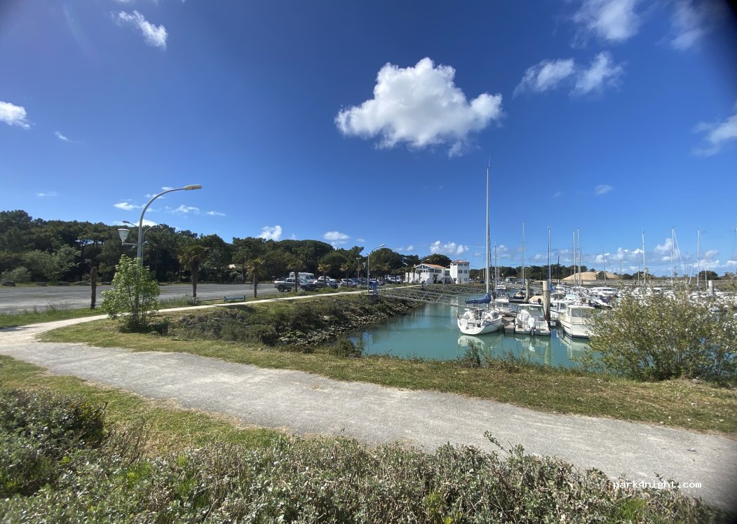 (17190) Saint-Georges-d'Oléron - 900 Avenue de la Durandière — foto