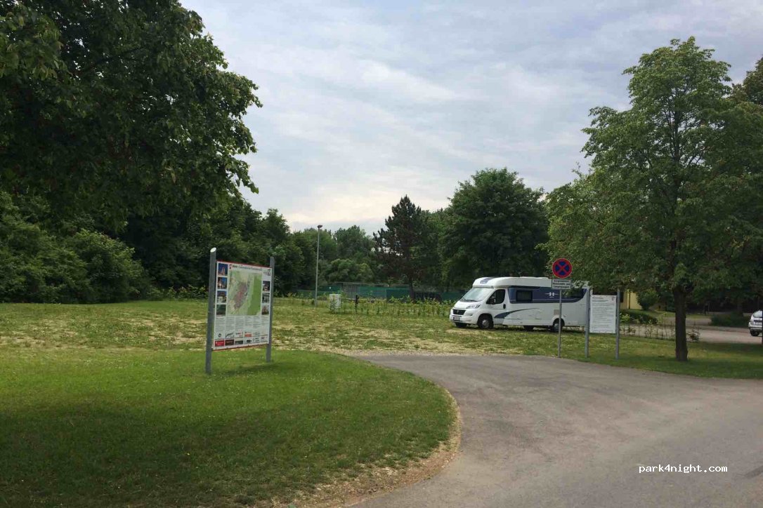Wohnmobilstellplatz in den Steinlach Auen — foto