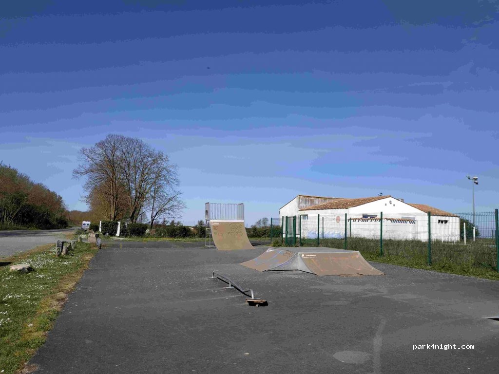 (17137) Esnandes - 84-88 Rue de l'Océan — foto 2