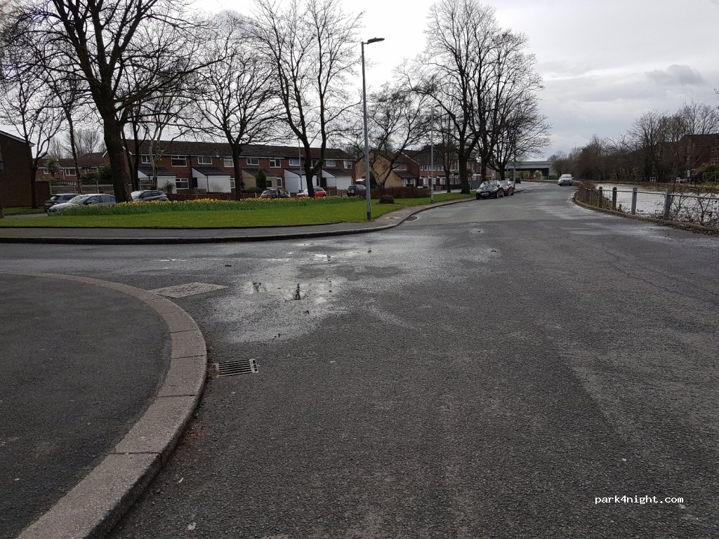 (M30 8AF) Eccles - 25 Canal Bank — foto