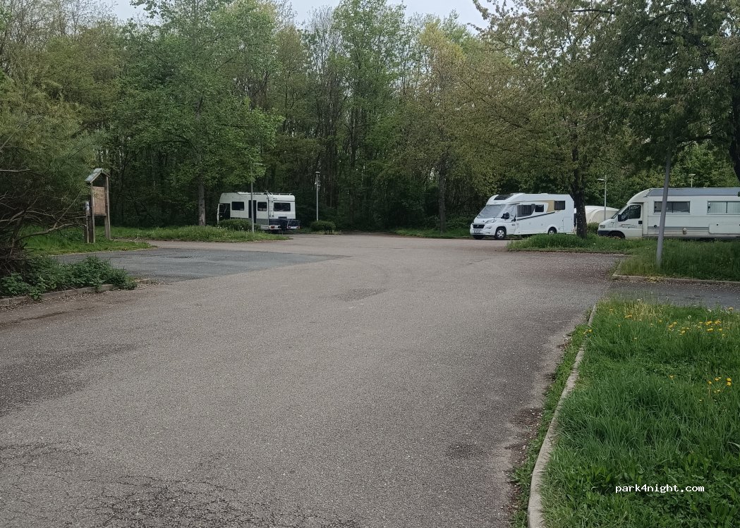 Aire de Camping-car de Montceau-les-Mines — foto 2